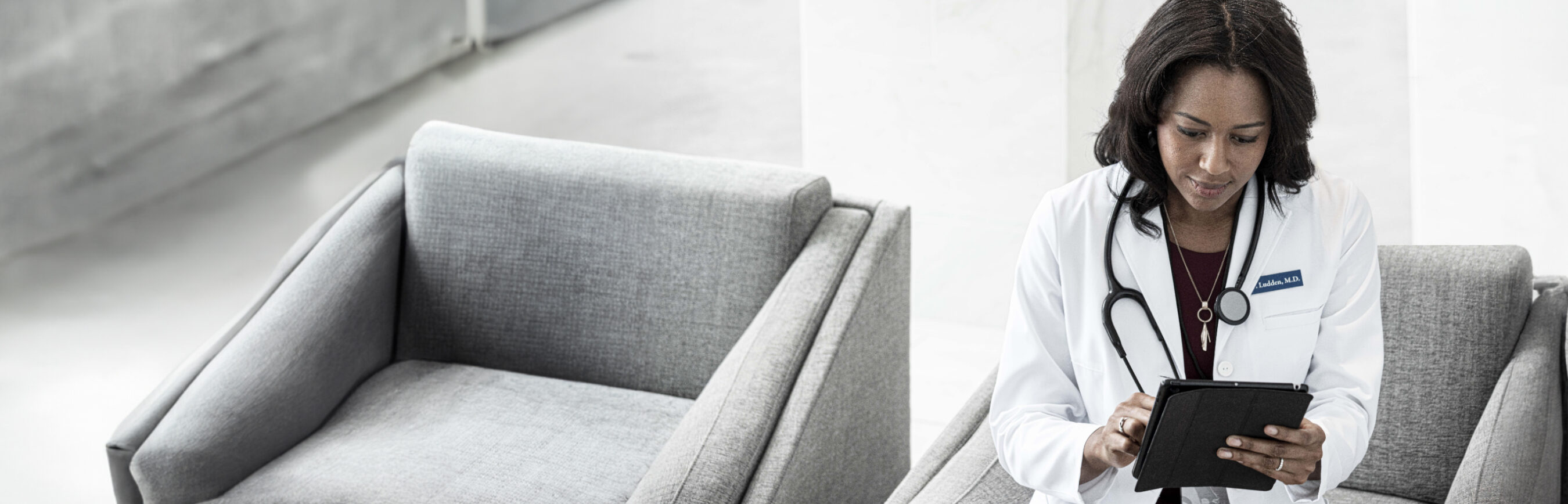 Refinancing for Doctors + Laurel Road Linked Checking®